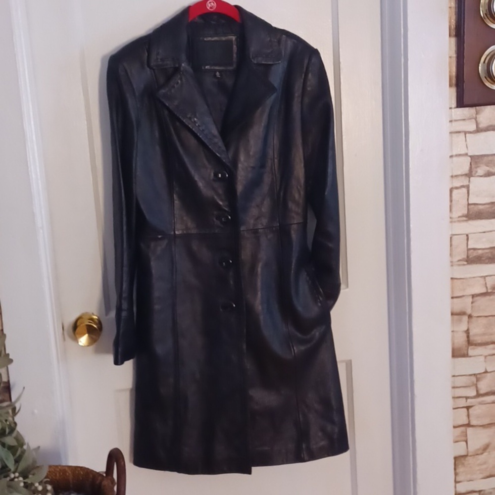 Avanti black leather coat women's size small 3/4 length